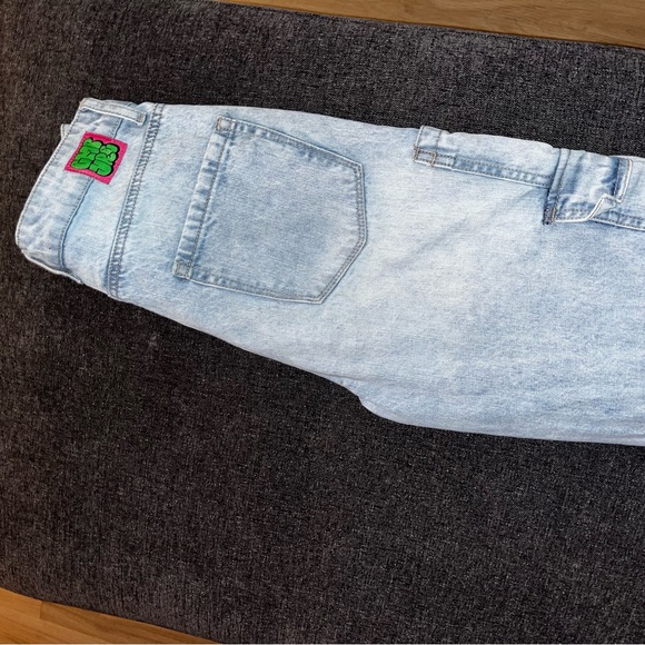 Empire - Picture 3 of 3